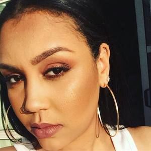 Meet your Posher, B-bell